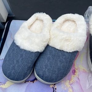 Winter Plush Slippers, pink, light blue, blue, black, soft, home, outdoor,